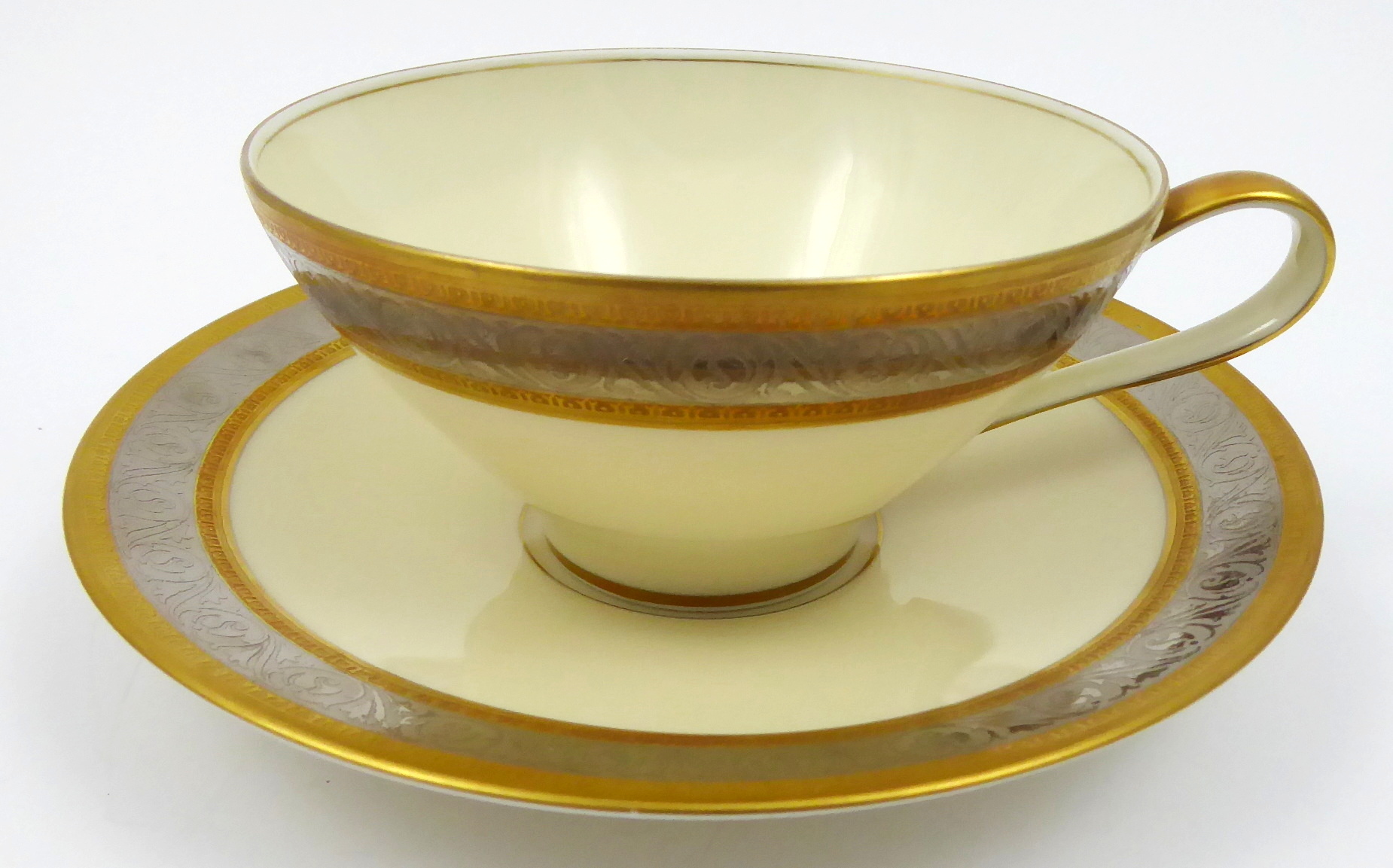 Šálek se zlatými a stříbrnými pásy – Rosenthal