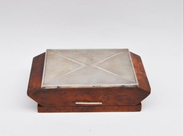 Kubistická kazeta na cigarety