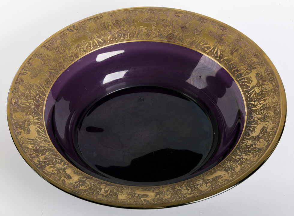 Moser, dekorativní talíř s oroplastikou