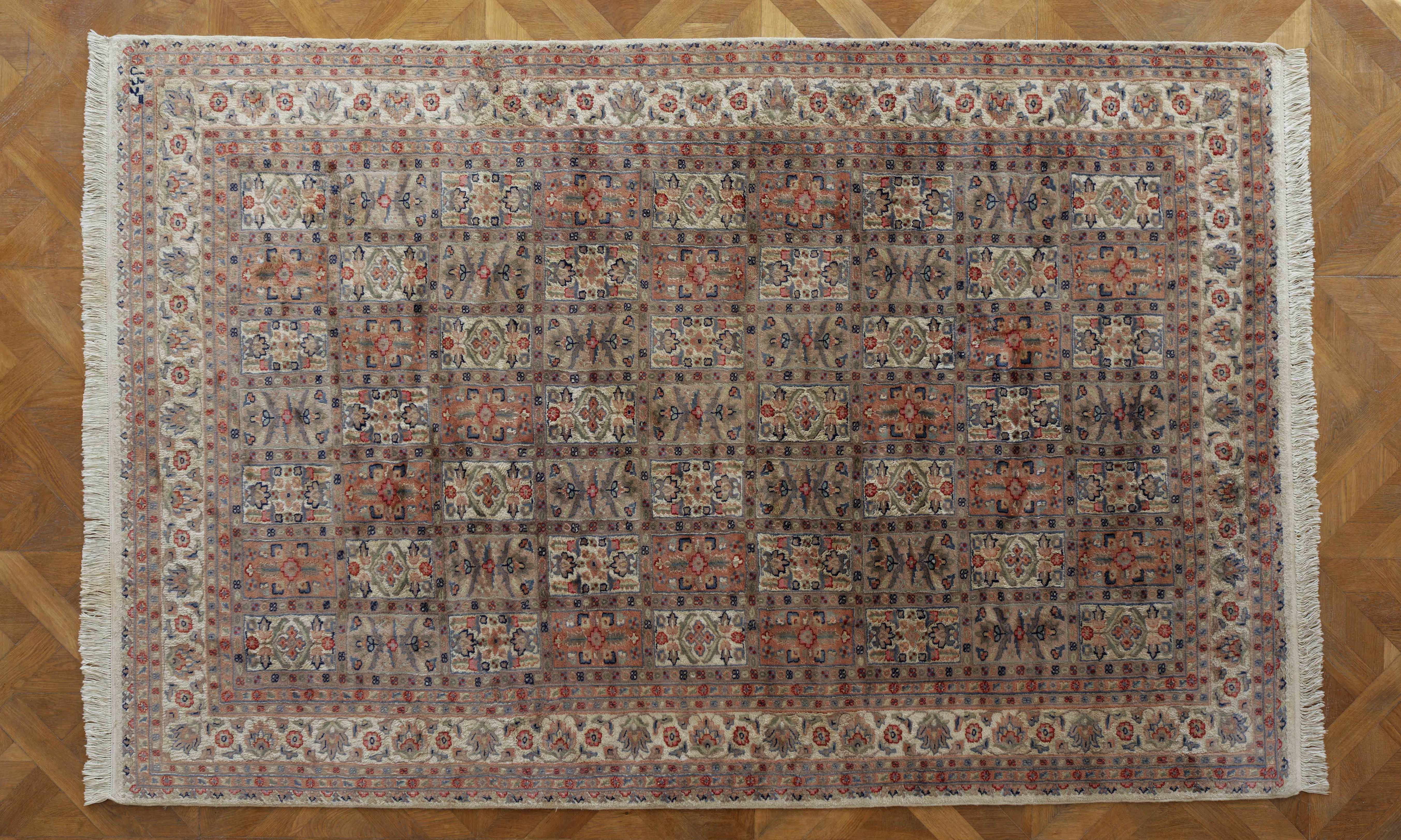 Pákistánský koberec Lahore Signovaný 309 X 186 cm