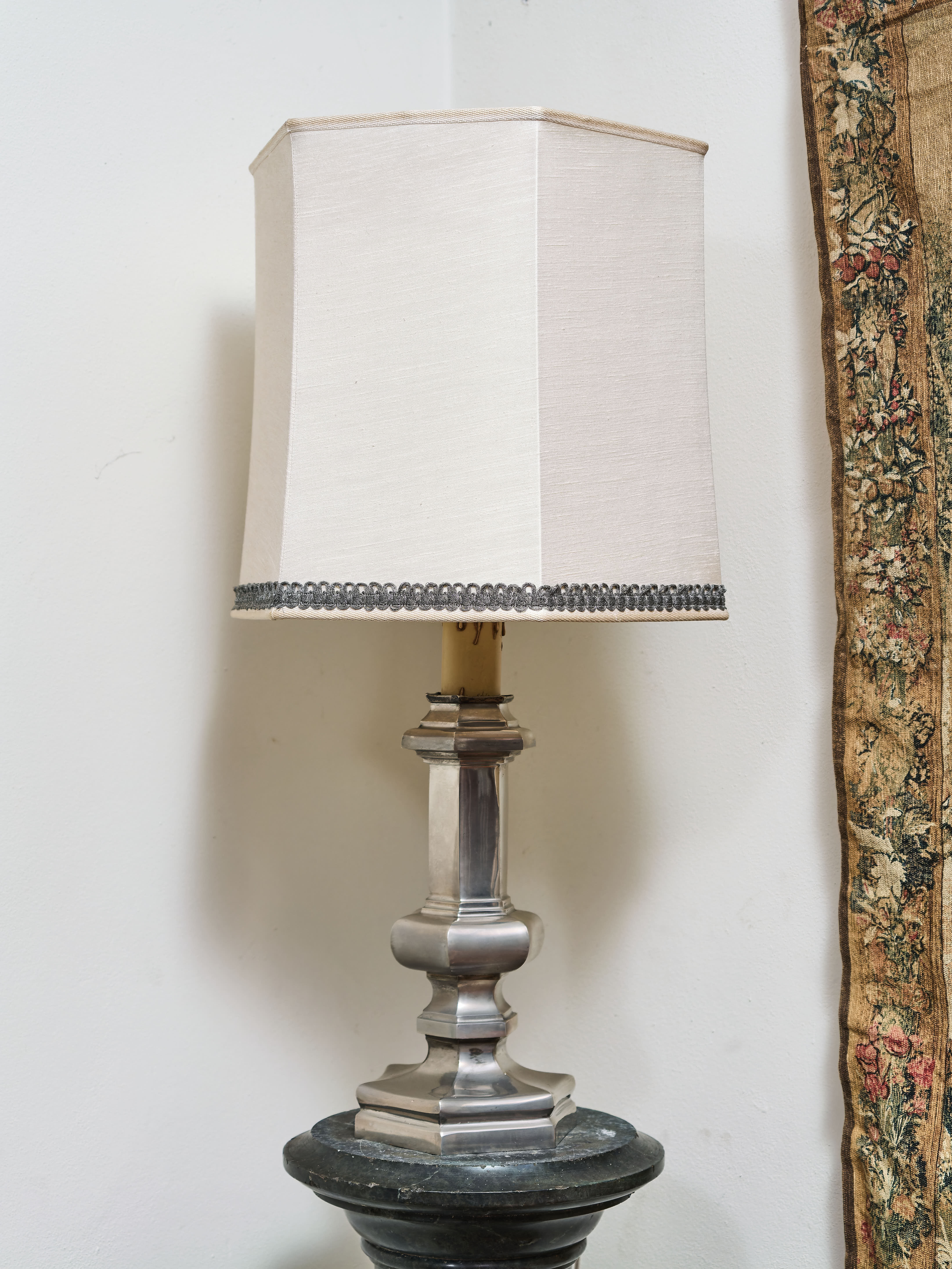 Velká stolní lampa ve stylu Ludvíka XIII.