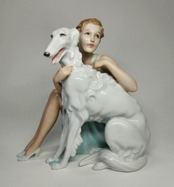 Art deco žena s chrtem - Slavkov