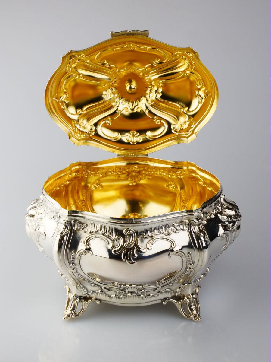 Stříbrná cukřenka