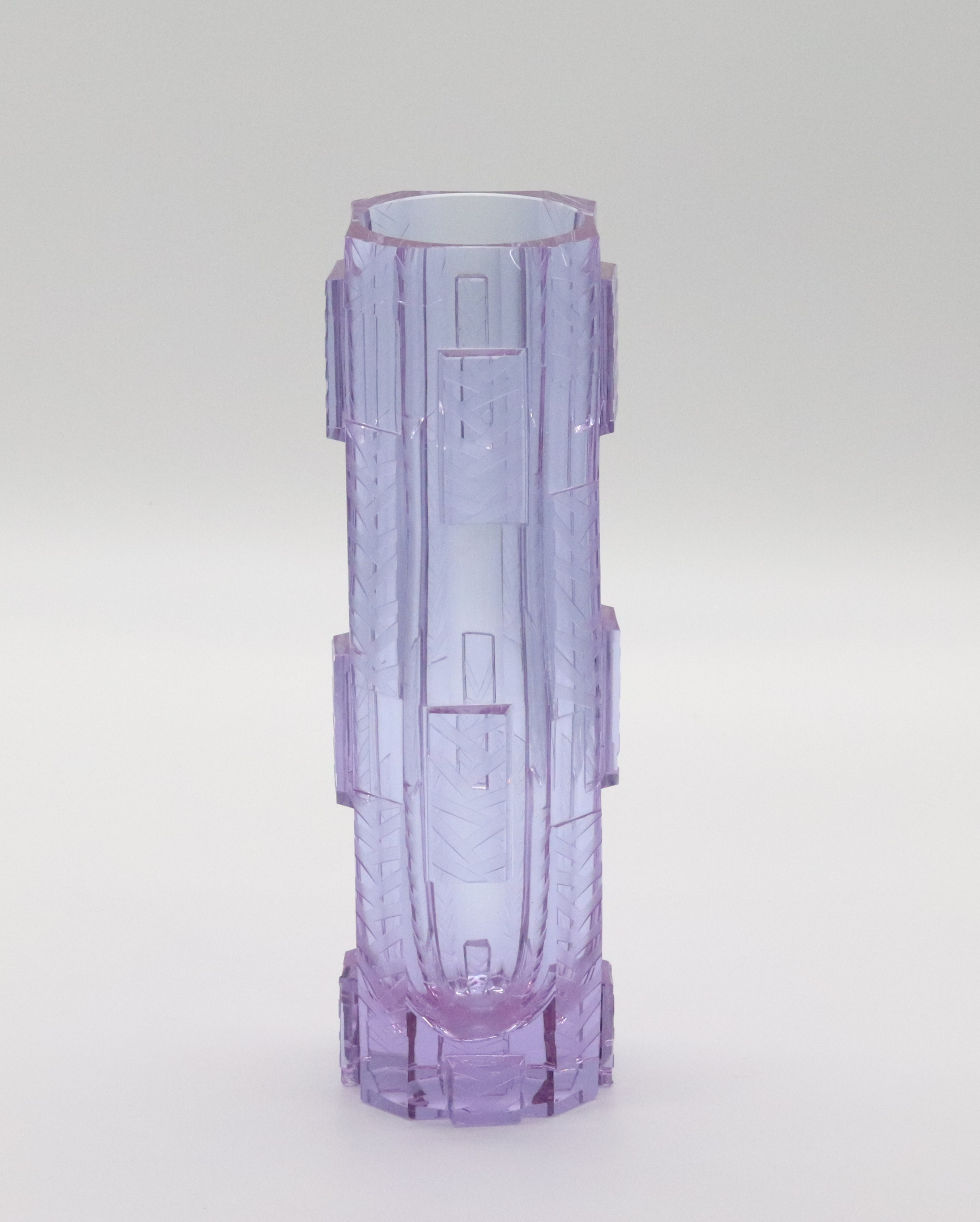 Váza z alexandritového skla