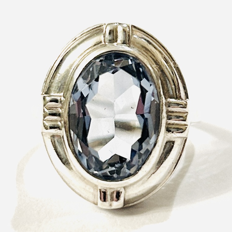 Stříbrný starožitný prsten s modrým kamenem