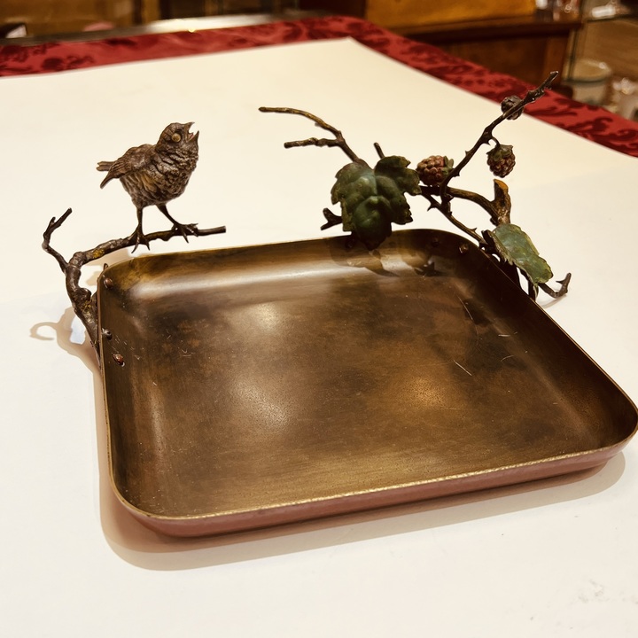 Vídeňský bronz, miska s ptáčkem