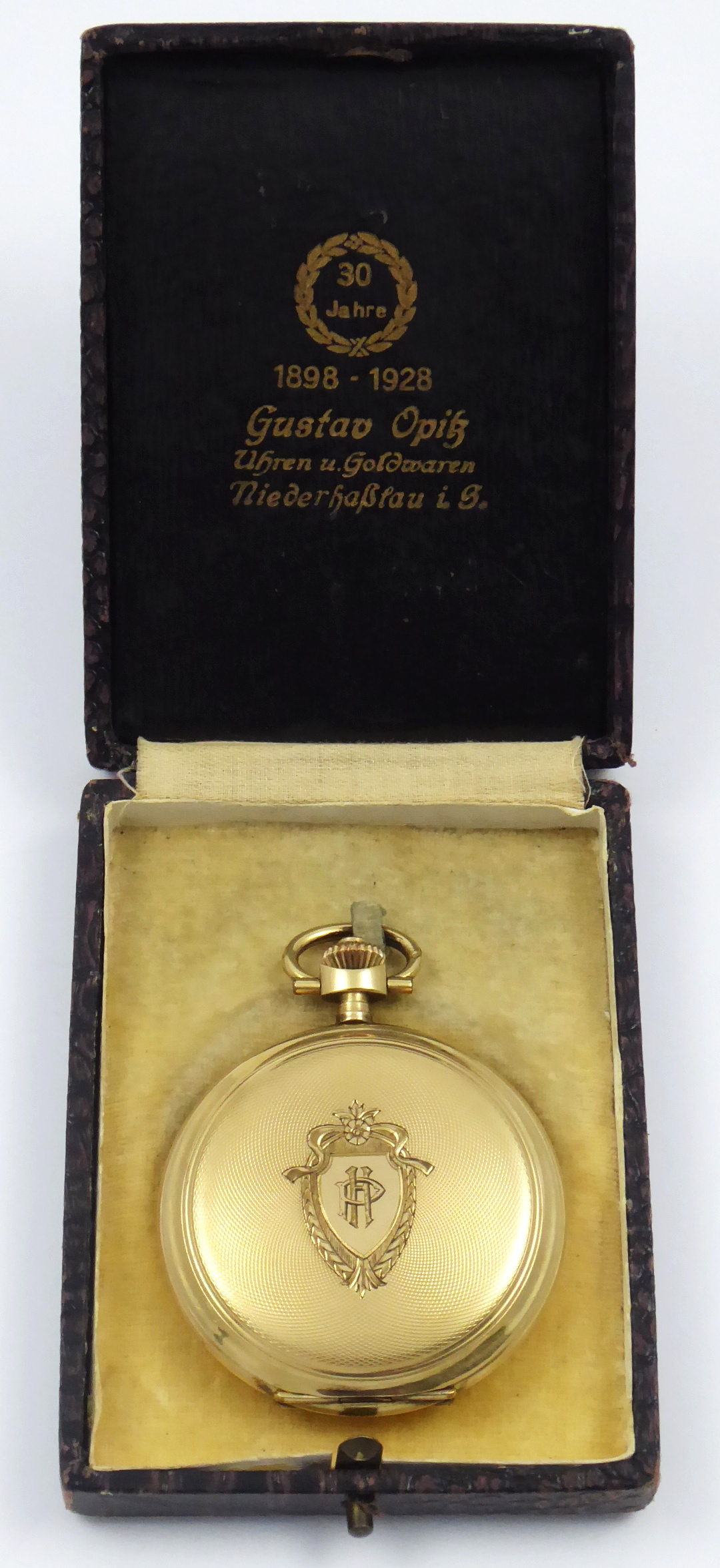 Zlacené kapesní hodinky s řetízkem – Steinmeyer