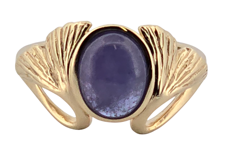 Výjimečný zlatý prsten „lístky jinanu“ s kabošonem tanzanitu