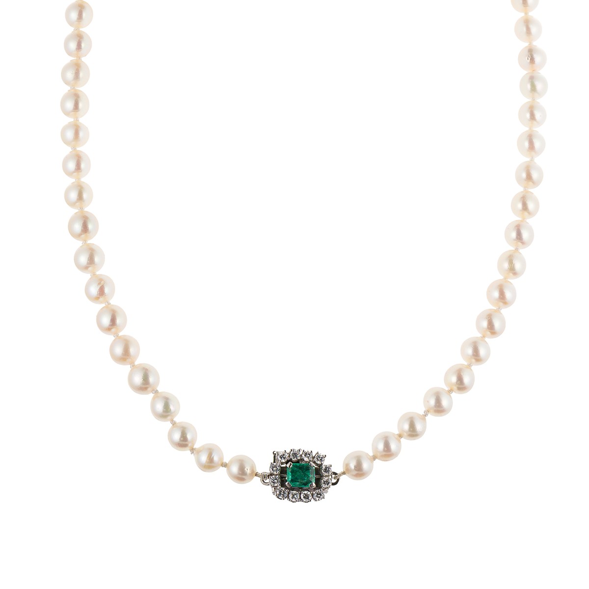 Náhrdelník z mořských perel Akoya s přírodním smaragdem a přírodními diamanty 0,60 ct (vzácně bílý)