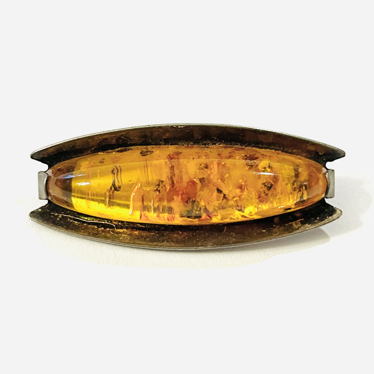 Stříbrná starožitná brož s jantarem – Walter Kramer