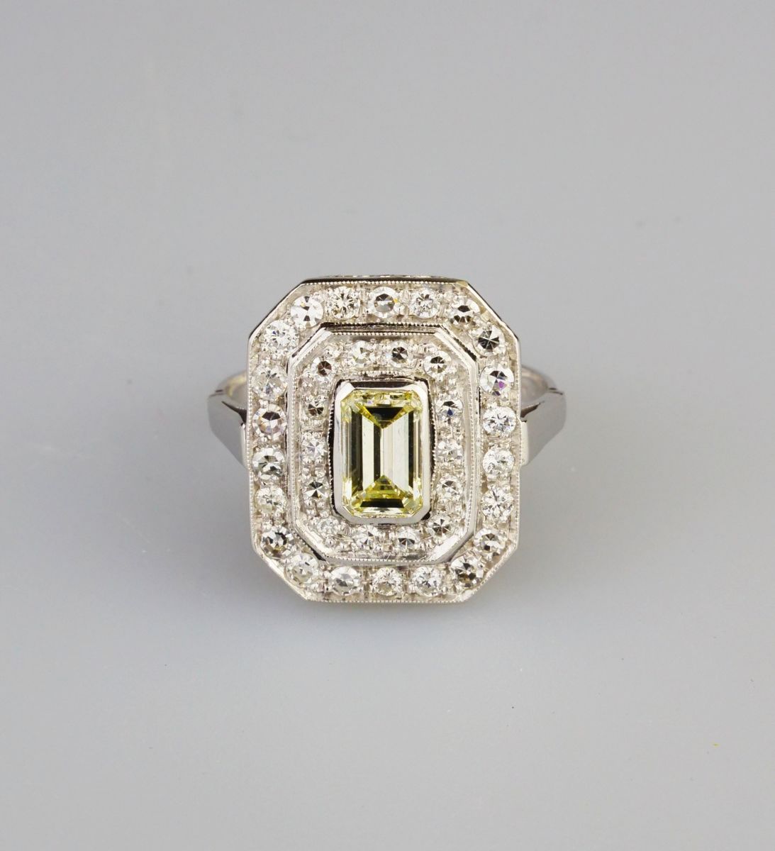 Zlatý prsten s diamanty