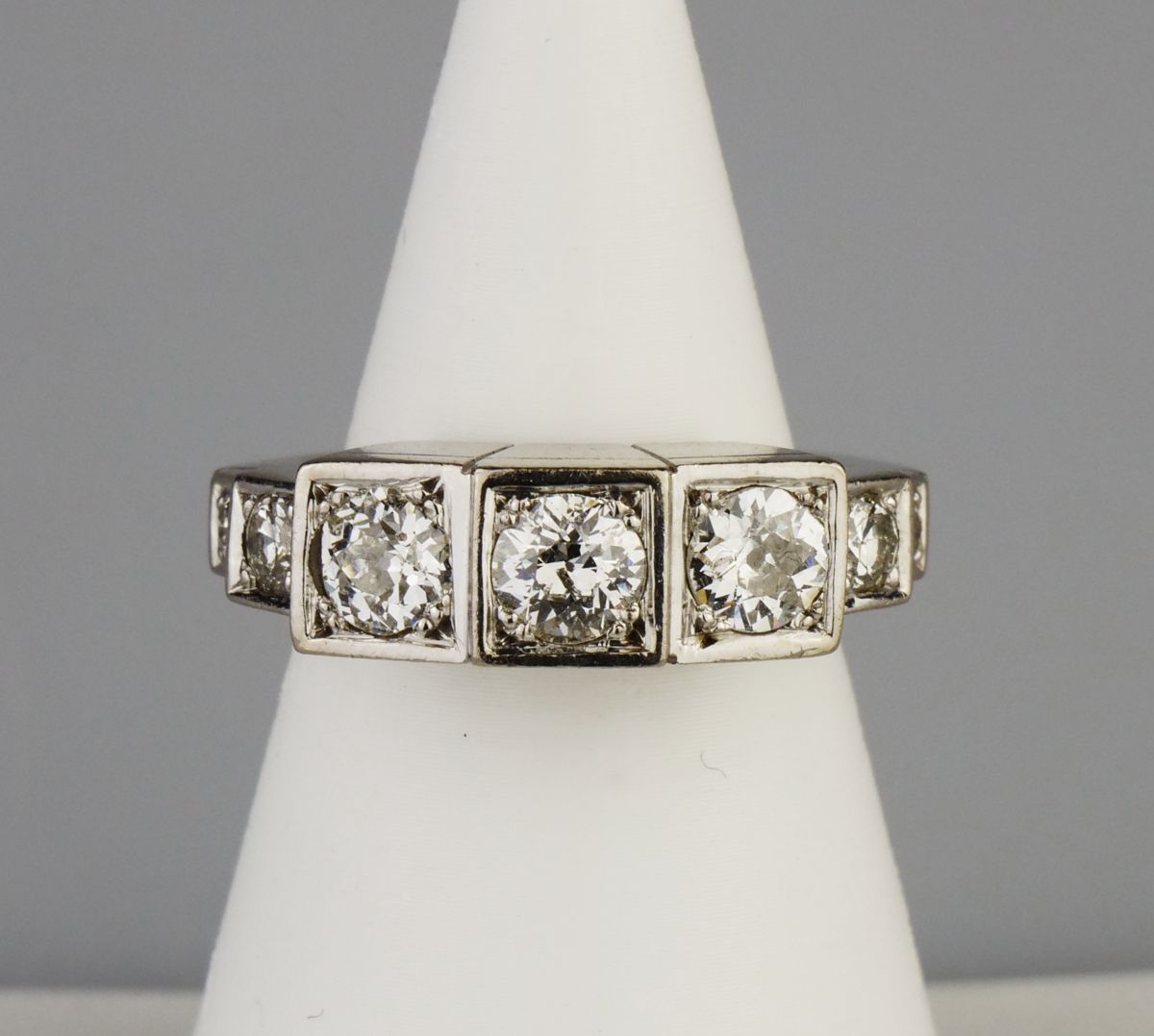 Zlatý prsten s diamanty