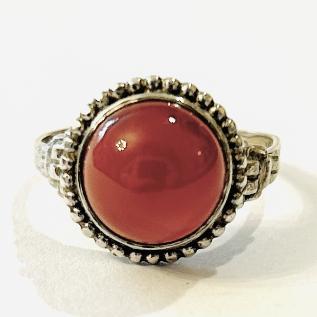 Stříbrný art-deco prsten s karneolem