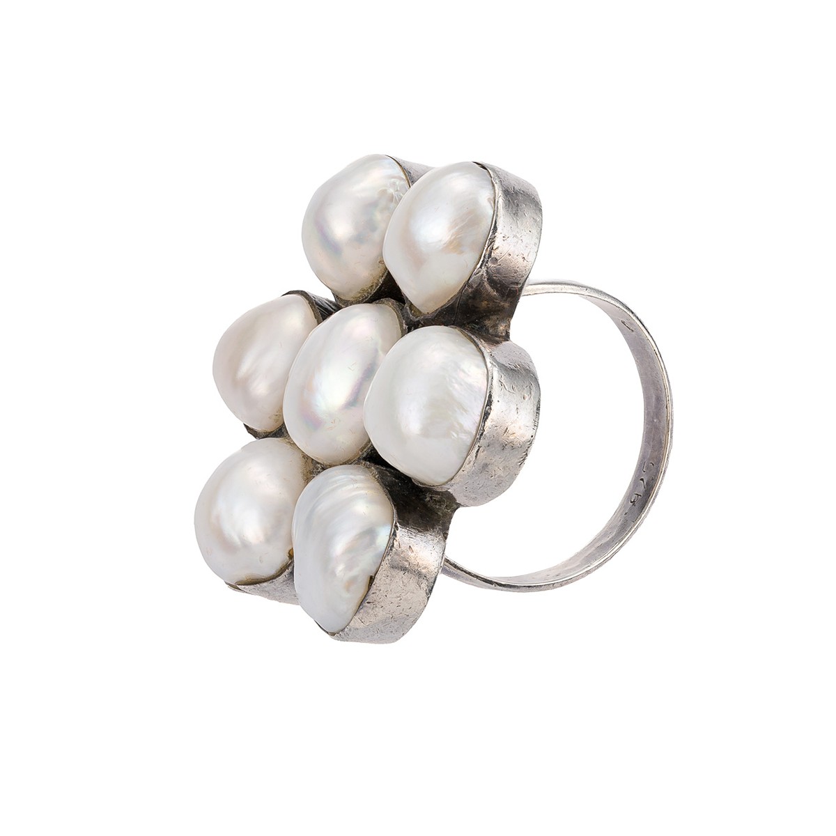 Stříbrný prsten s přírodními perlami