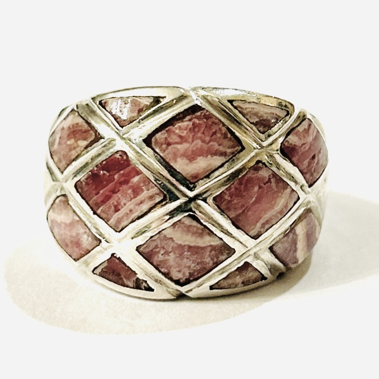 Stříbrný moderní prsten s rodonity