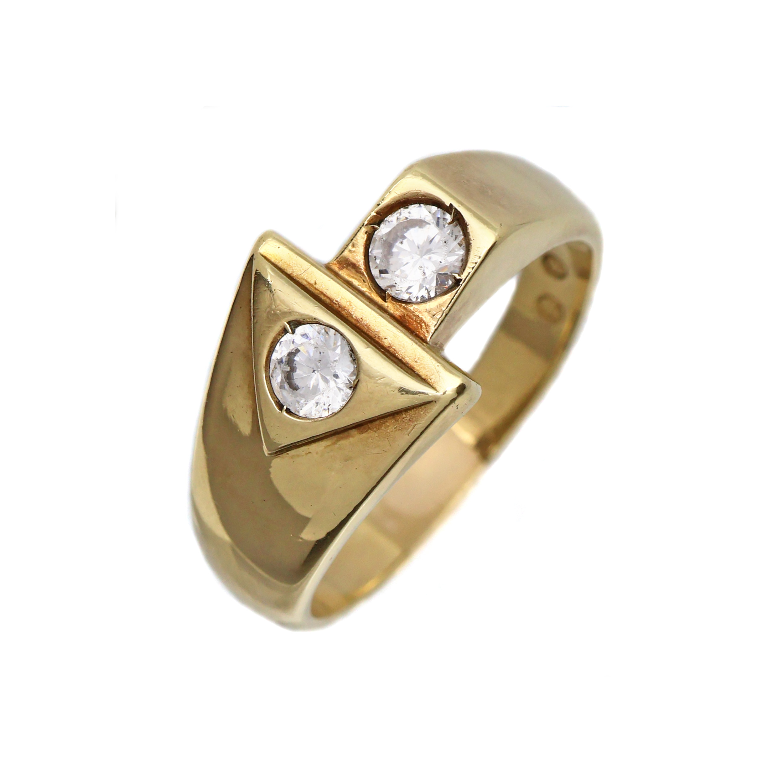 Zlatý prsten s bílými kamínky