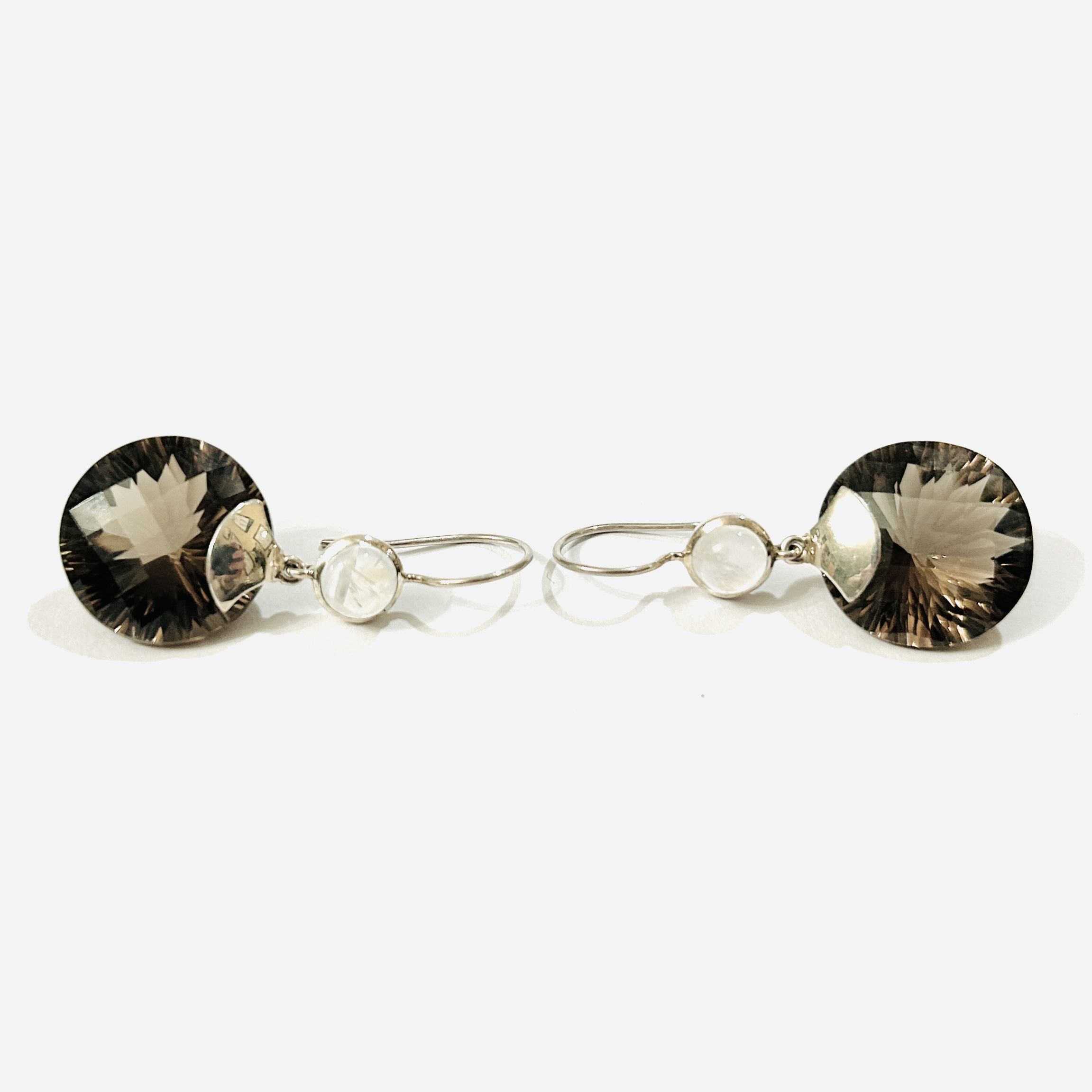 Stříbrné designové visací náušnice ze záhnědami a měsíčními kameny