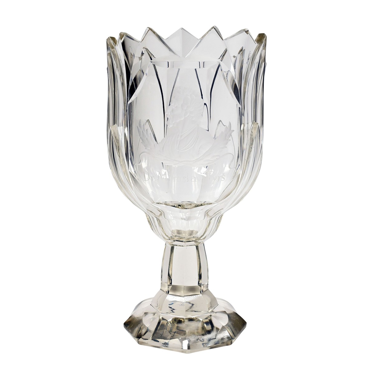 Váza s broušeným motivem Dr. M.Tyrše