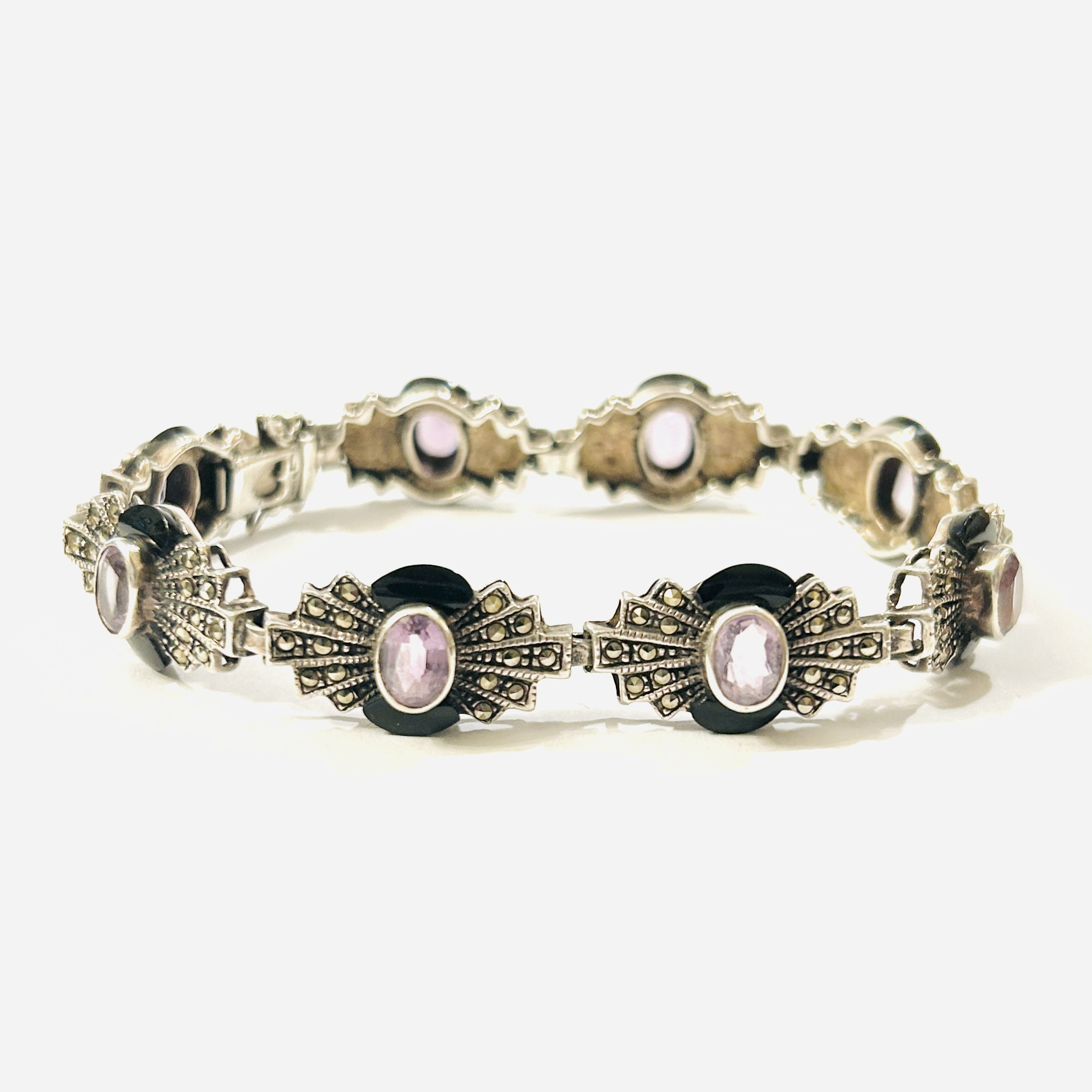 Stříbrný pseudoart-deco článkový náramek s ametysty, onyxy a markazity