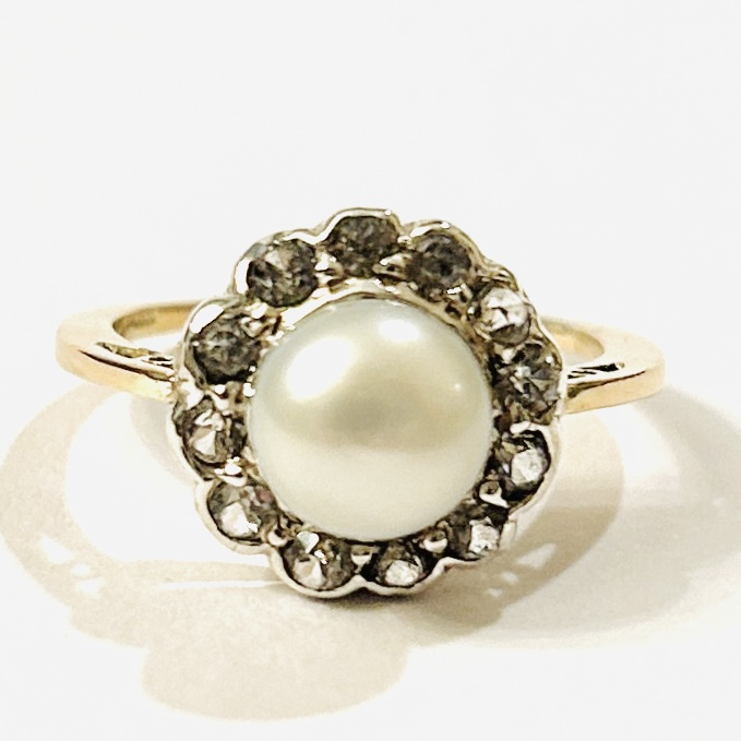 Zlatý starožitný prsten s perlou a leukosafíry