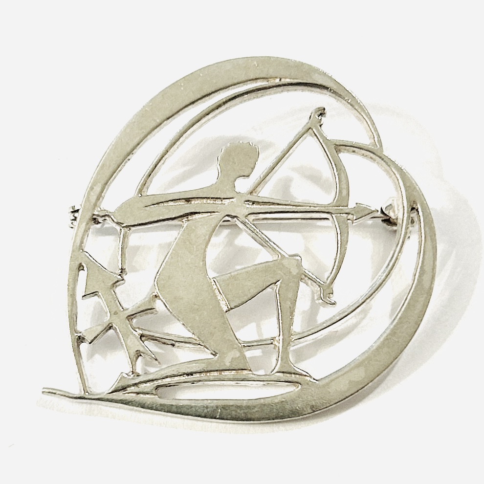 Stříbrná brož, znamení STŘELEC – Kordes & Lichtenfels