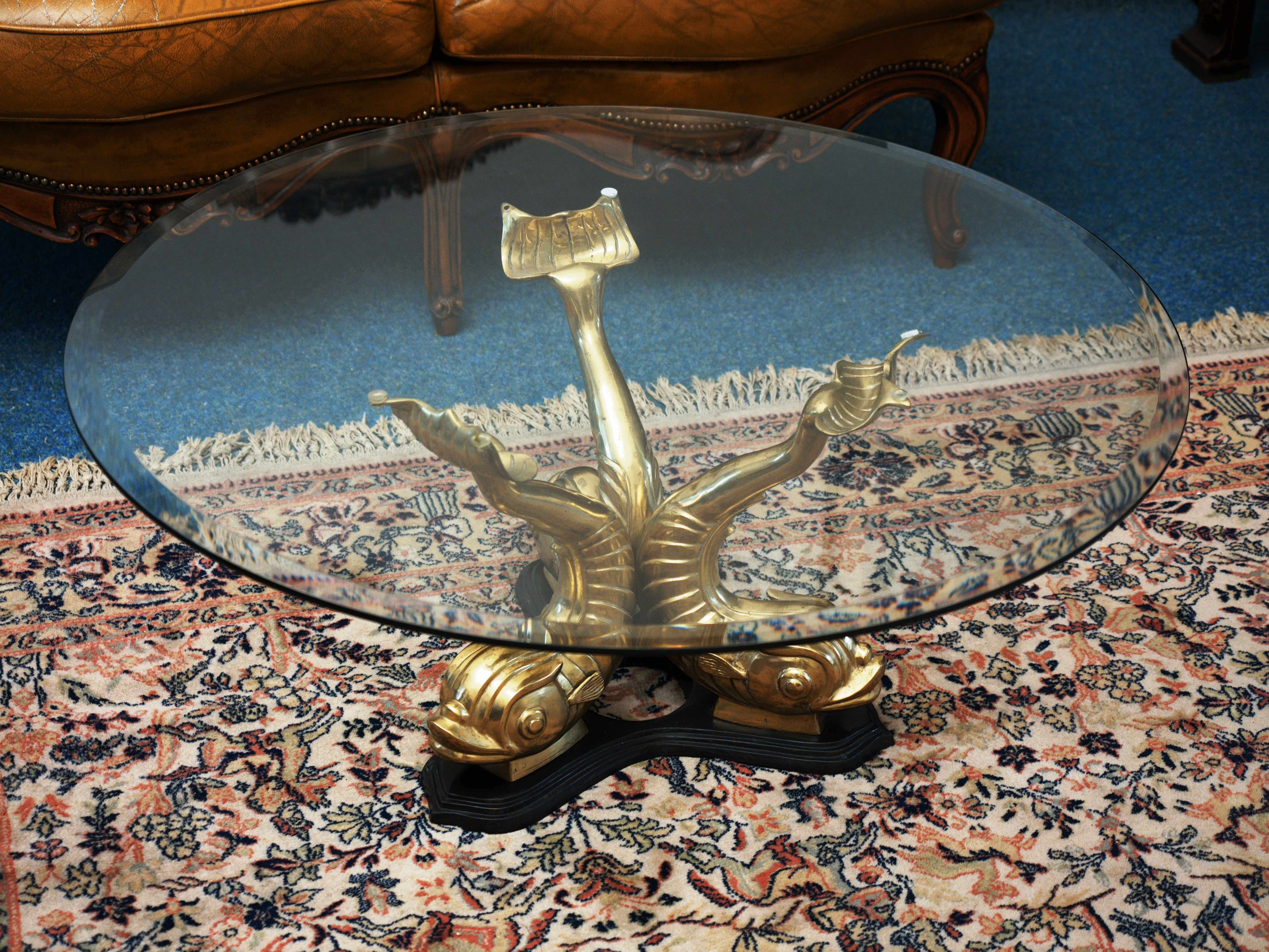 Vintage konferenční stolek Hollywood regency s delfíny