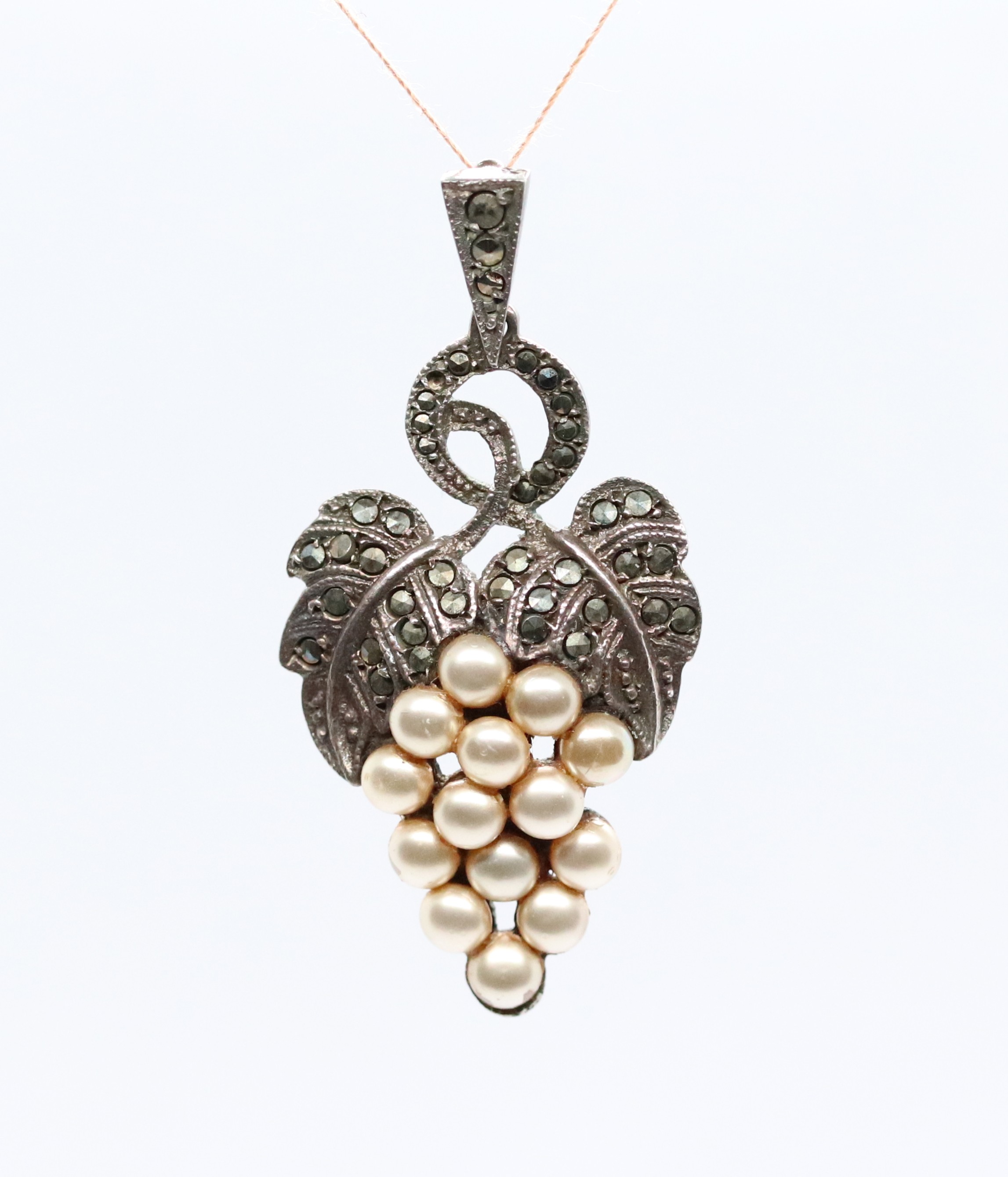 Art deco přívěsek - vinná réva