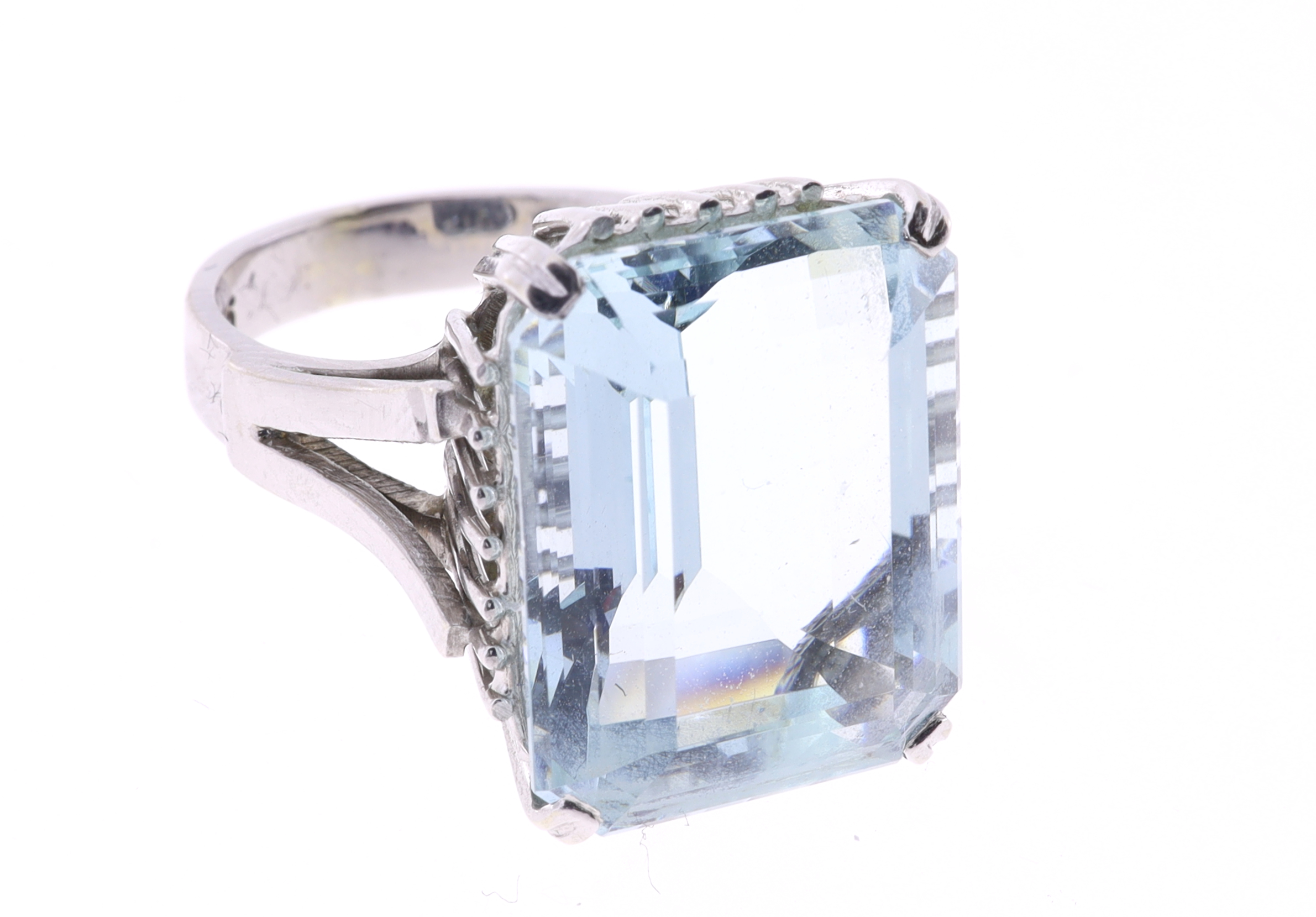 Luxusní prsten s přírodním akvamarínem 13 ct, bílé zlato 585