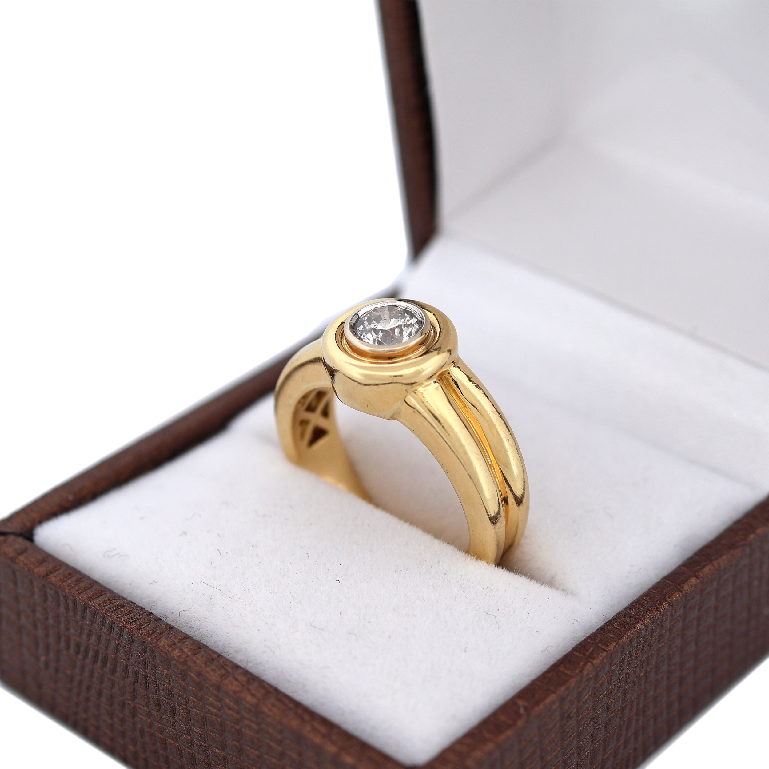 Zlatý prsten s přírodním diamantem 0,70 ct