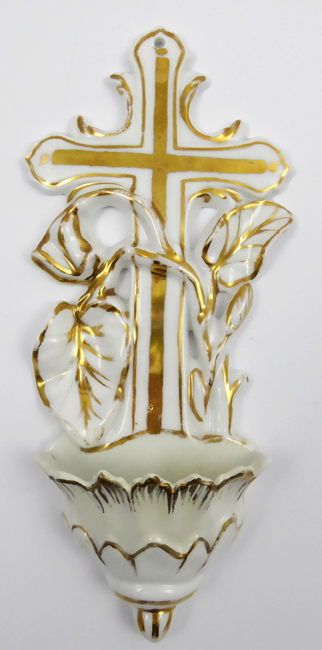 Kropenka se zlatými ornamenty
