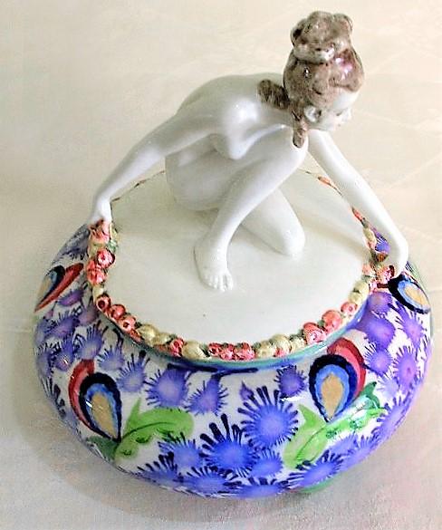 Starožitná porcelánová cukřenka Goldscheider