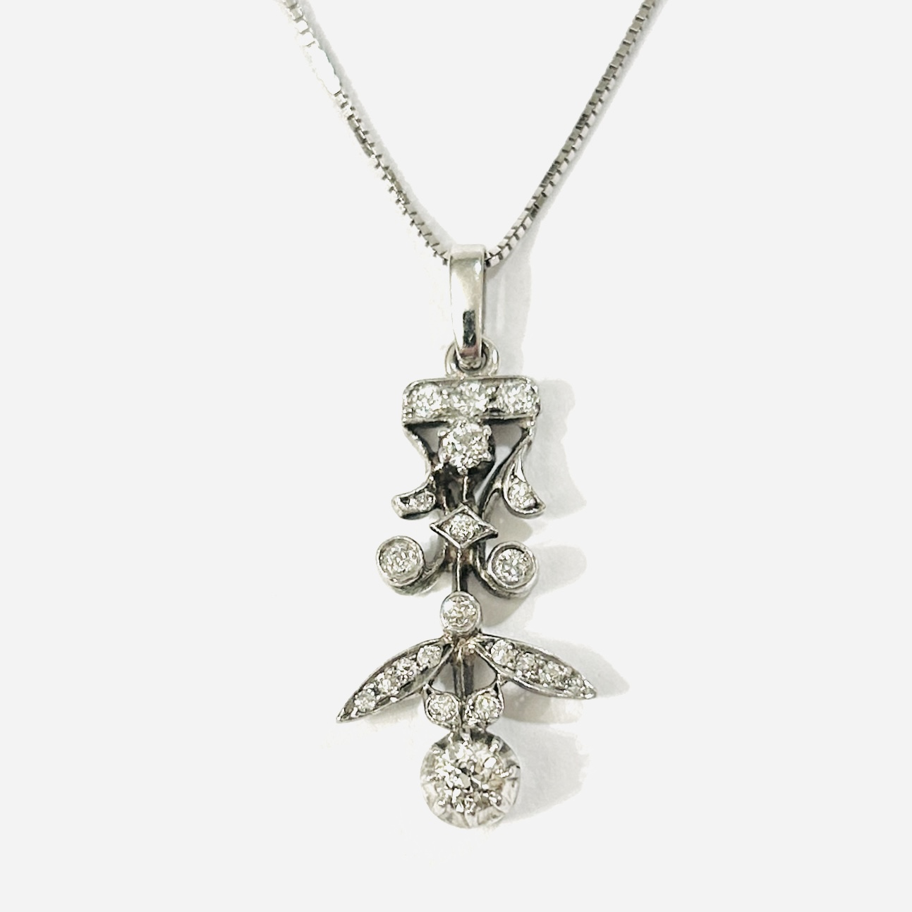 Zlato-stříbrný starožitný náhrdelník s diamanty 0,60 ct