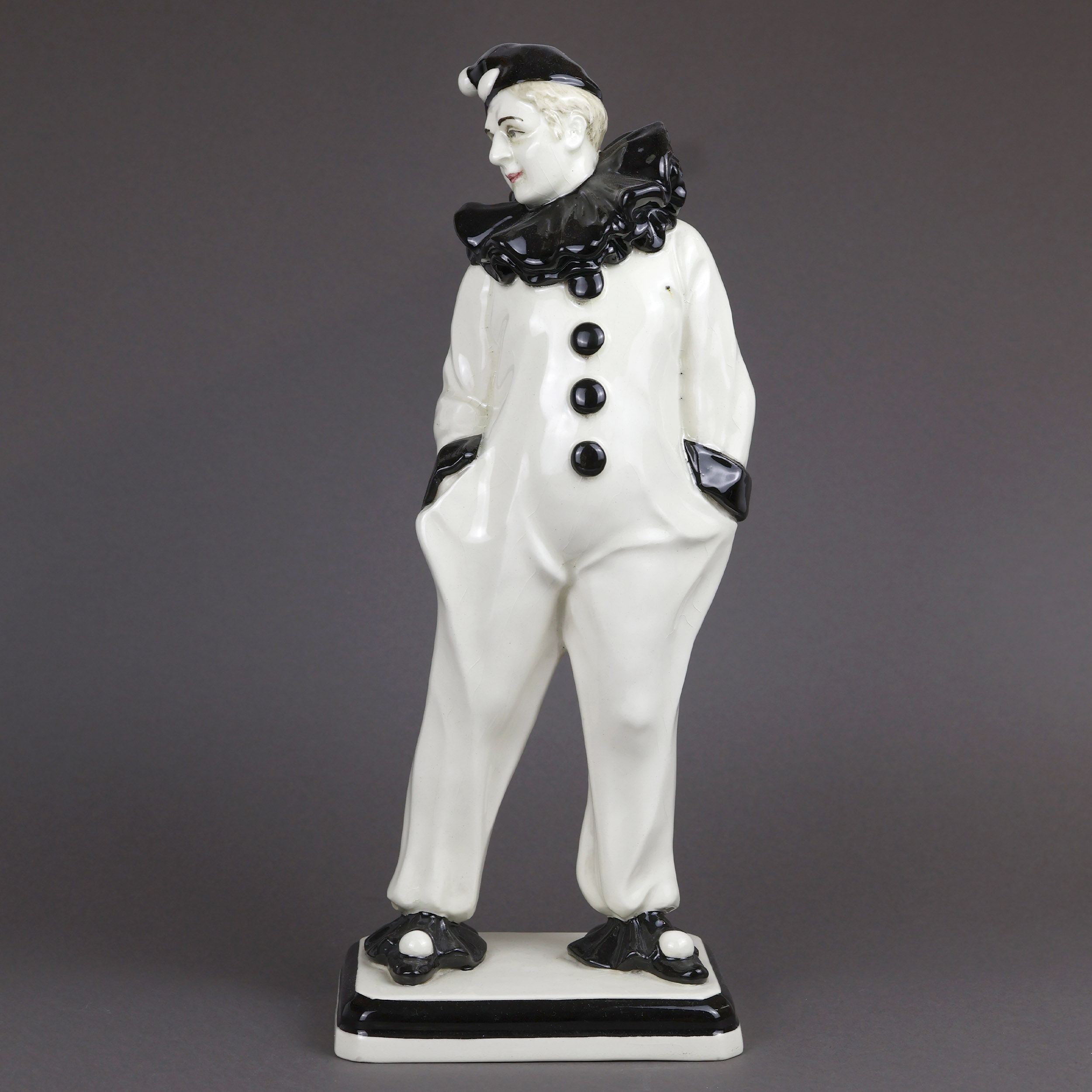 Starožitná figurka Pierota (klauna), výška 34 cm
