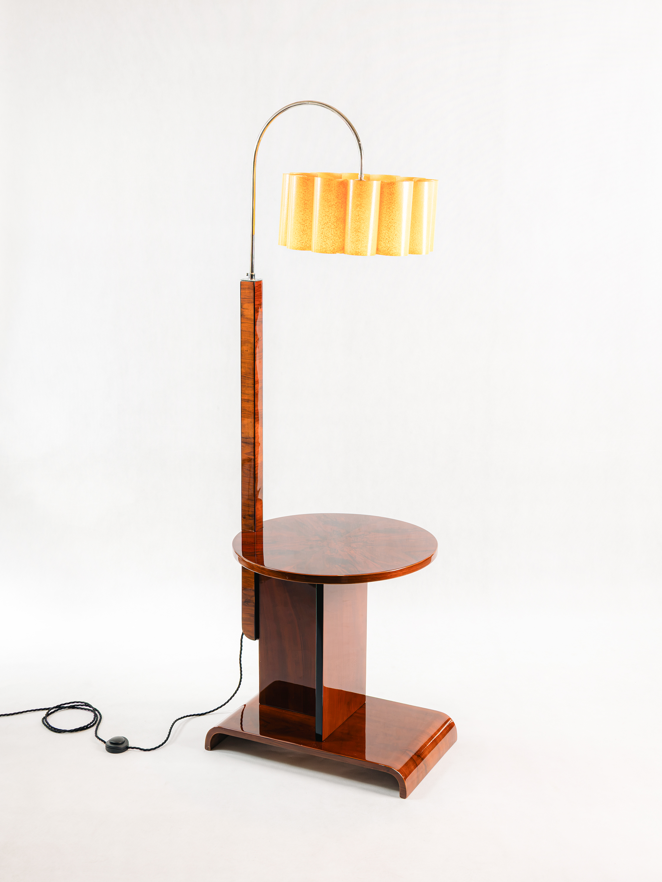 VELKÁ STOJACÍ LAMPA UP ZÁVODY-J.HALABALA